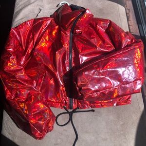 RED HOLOGRAPHIC CROPPED PUFFER JACKET